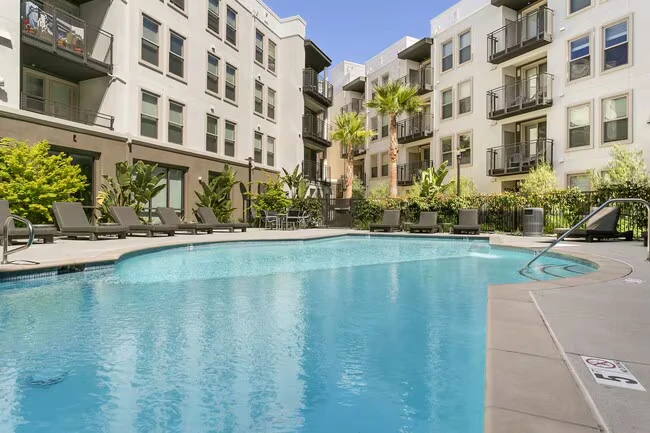 mResidences Redwood City photo 4