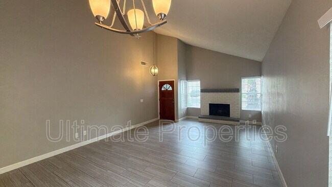9035 E Jenan Dr Scottsdale, AZ 85260 photo 3