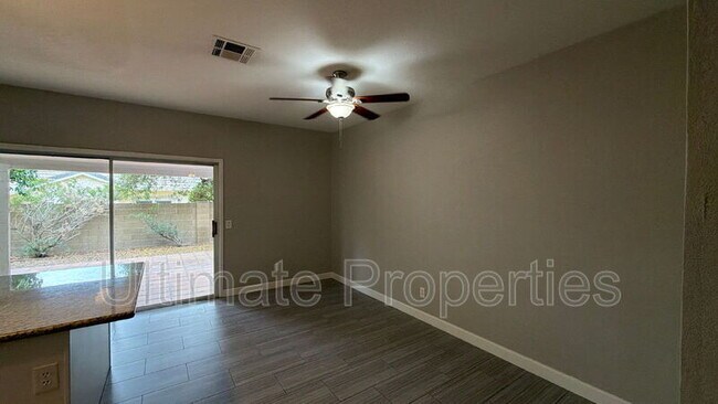 9035 E Jenan Dr Scottsdale, AZ 85260 photo 5