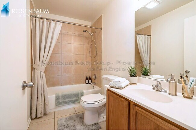 1702 W Shangri La Rd Phoenix, AZ 85029 photo 5