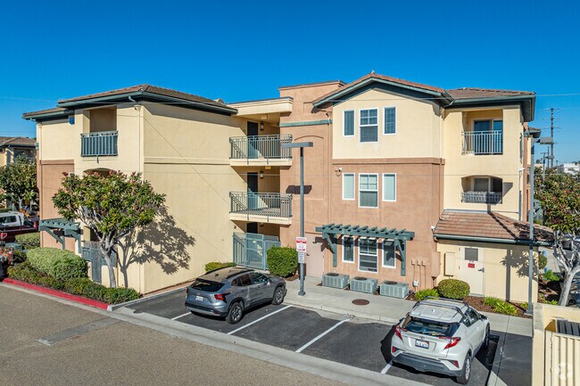 Riviera Highlands Apartments photo 4