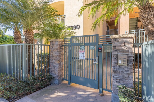 Riviera Highlands Apartments photo 5