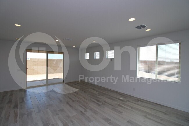 17174 W Artemisa Ave Surprise, AZ 85387 photo 5
