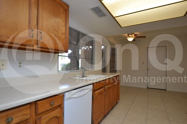 9145 E Gelding Dr Scottsdale, AZ 85260 photo 5