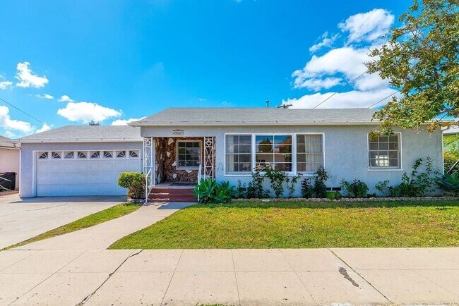 4988 63rd St San Diego, CA 92115 photo 2