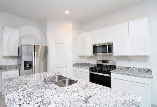15604 W Smoketree Dr Surprise, AZ 85387 photo 3