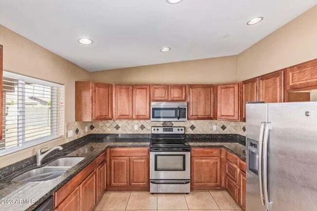 3140 W Villa Rita Dr Phoenix, AZ 85053 photo 3