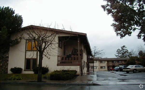 1595 Herbert St photo 2