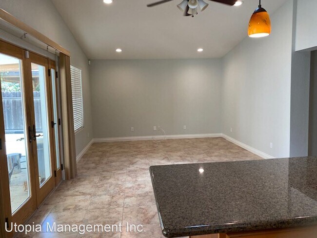 11863 Thomas Hayes Ln San Diego, CA 92126 photo 4