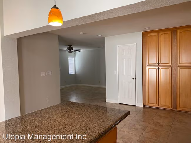 11863 Thomas Hayes Ln San Diego, CA 92126 photo 5