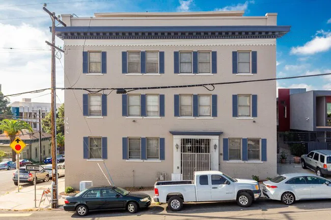 Windsor Apartments photo 2