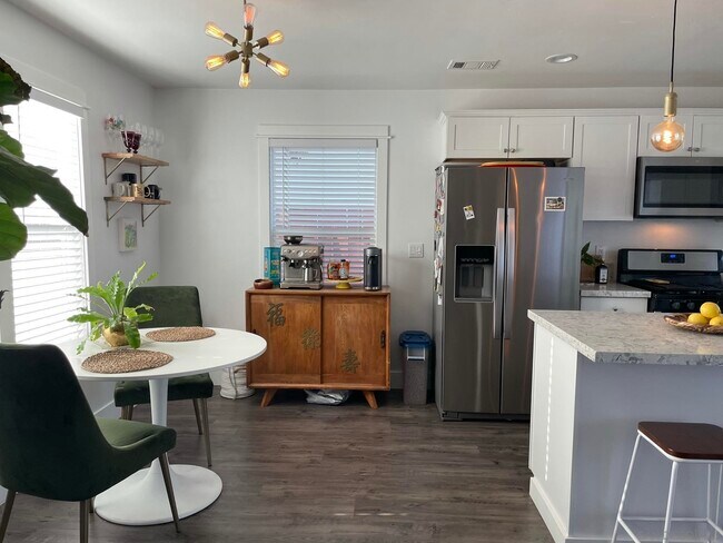 4642 34th St San Diego, CA 92116 photo 4