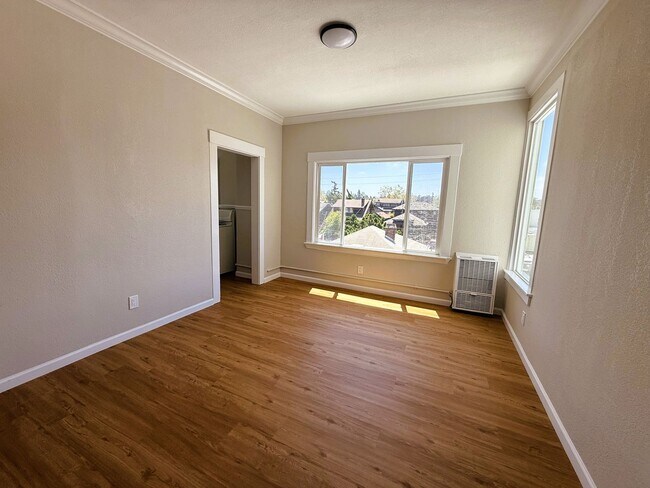 5634 College Ave Oakland, CA 94618 photo 4