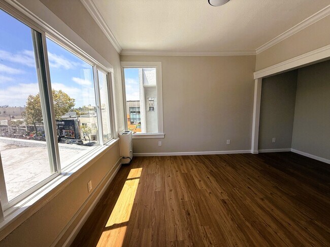 5634 College Ave Oakland, CA 94618 photo 3