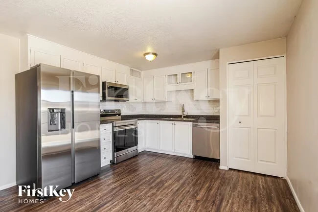 3733 E Eugie Ave Phoenix, AZ 85032 photo 5