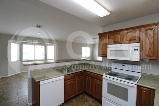 16057 W Sierra St Goodyear, AZ 85338 photo 4
