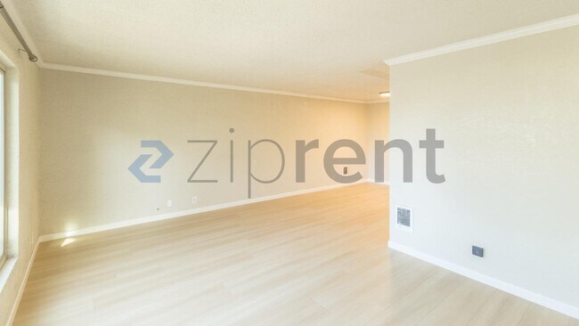 Unit 27 photo 5