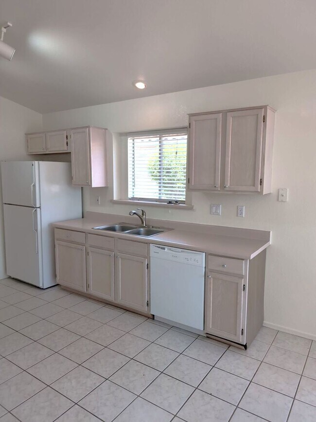 2450 S Apache Dr Chandler, AZ 85286 photo 5
