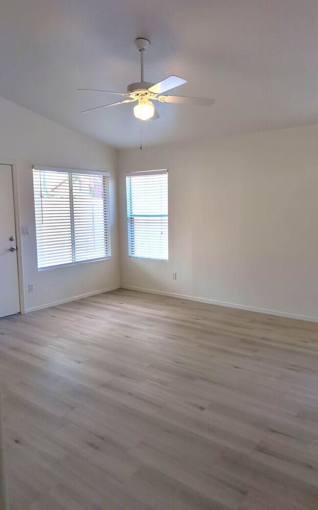 2450 S Apache Dr Chandler, AZ 85286 photo 3