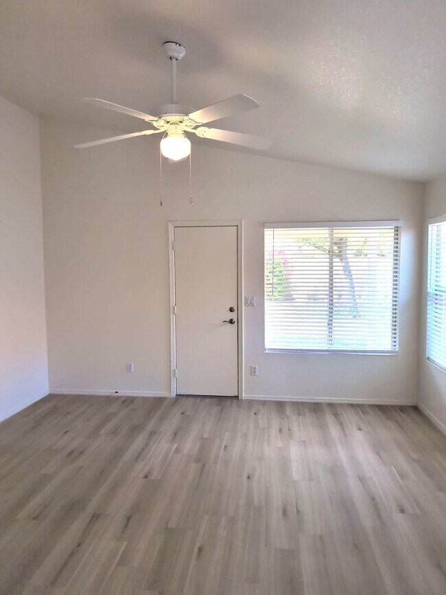 2450 S Apache Dr Chandler, AZ 85286 photo 2
