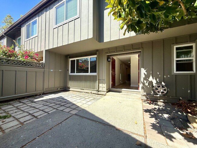 105 Walnut Hill Ct Los Gatos, CA 95032