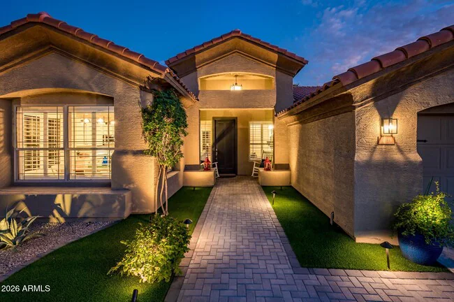 4375 E Lariat Ln Phoenix, AZ 85050 photo 3