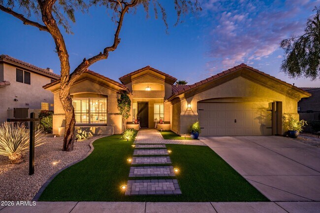 4375 E Lariat Ln Phoenix, AZ 85050 photo 2