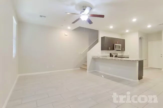 12573 W Via Dona Rd Peoria, AZ 85383 photo 3