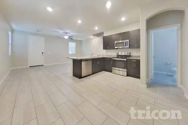12573 W Via Dona Rd Peoria, AZ 85383 photo 4