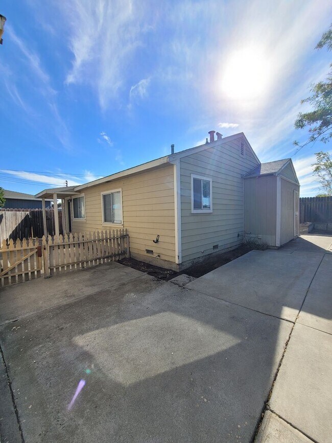 32 O Neil Ct Oakley, CA 94561