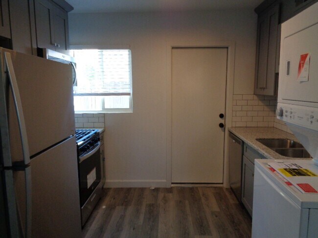 1615 W Osborn Rd Phoenix, AZ 85015 photo 2