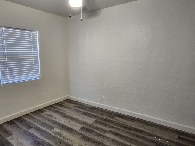 1615 W Osborn Rd Phoenix, AZ 85015 photo 5