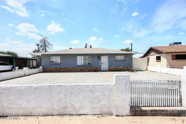 8806 N 30th Ave Phoenix, AZ 85051 photo 2