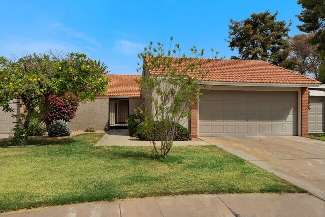 283 Leisure World photo 3