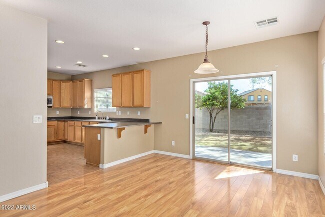 17273 W Carmen Dr Surprise, AZ 85388 photo 4