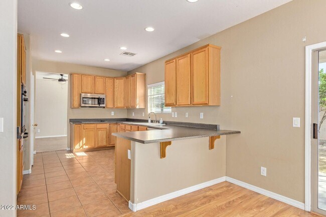 17273 W Carmen Dr Surprise, AZ 85388 photo 5