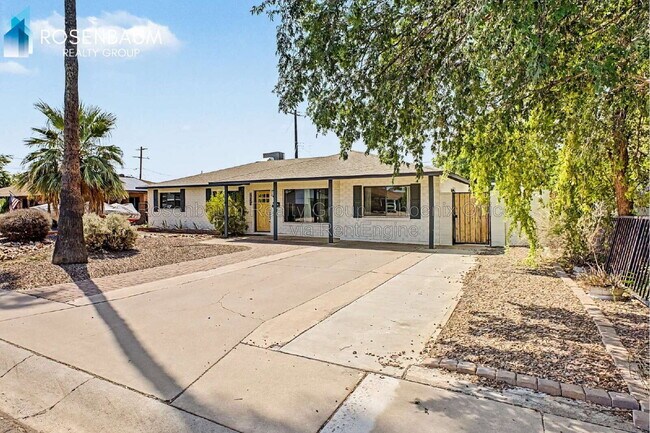 7321 E Coronado Rd photo 3
