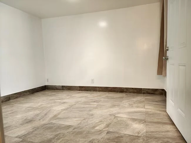 4050 Mount Abraham Ave San Diego, CA 92111 photo 2