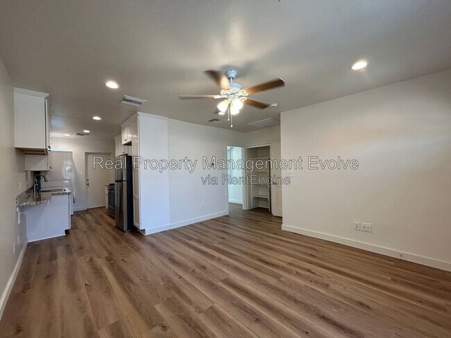 338 W Highland Ave Phoenix, AZ 85013 photo 4