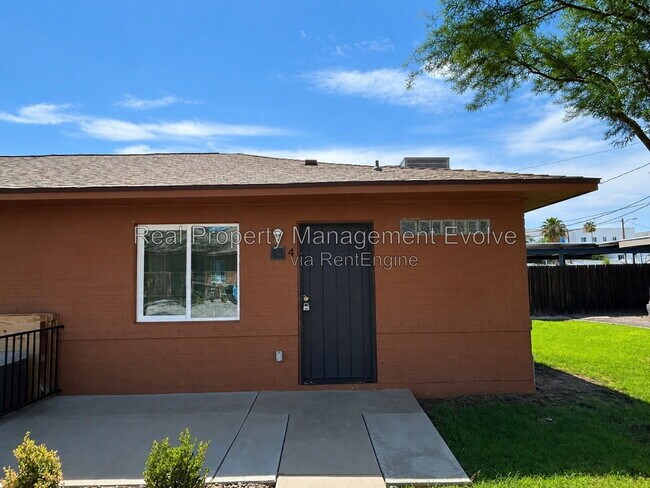 338 W Highland Ave Phoenix, AZ 85013 photo 2