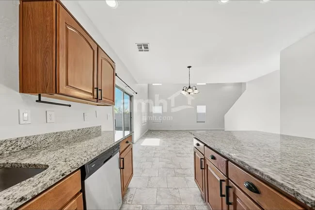 17238 W Maui Ln Surprise, AZ 85388 photo 4