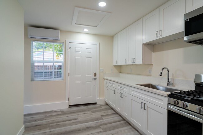 4953 Baja Ct San Diego, CA 92115 photo 2