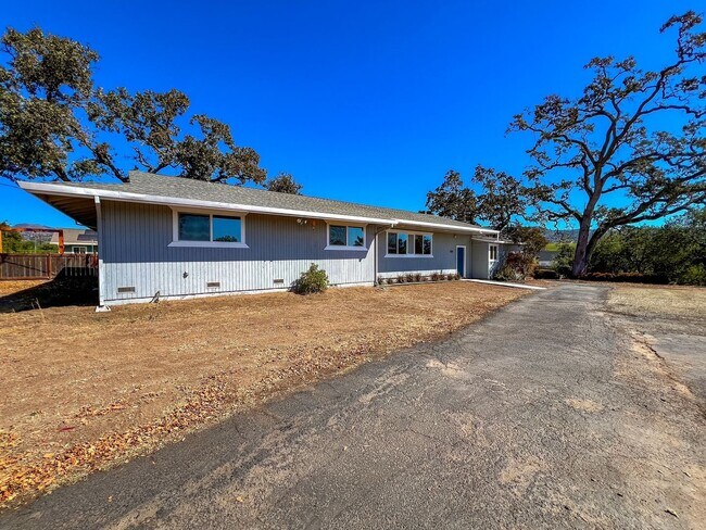 Spacious 5-bedroom Napa Home With Large Shop &amp; Scenic Views photo 3