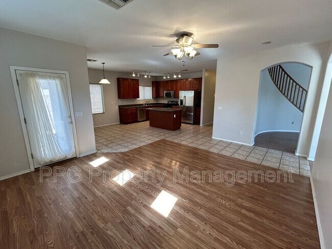 16131 W Port Royale Ln Surprise, AZ 85379 photo 5