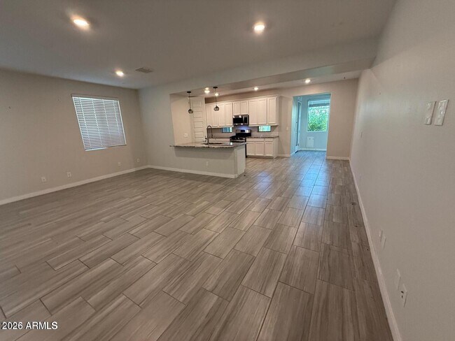 327 W Tamarack Dr Queen Creek, AZ 85140 photo 2