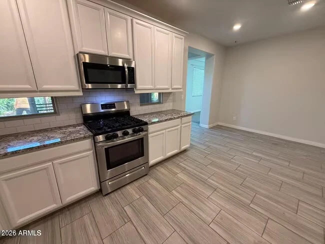 327 W Tamarack Dr Queen Creek, AZ 85140 photo 4