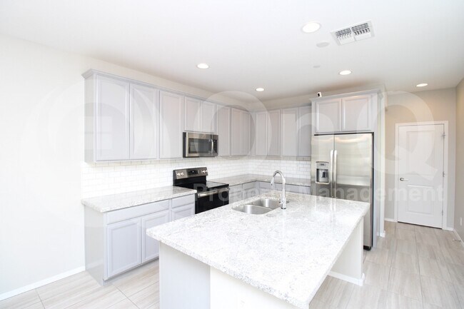 1731 E Dogwood Ln Gilbert, AZ 85295 photo 3