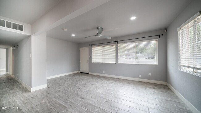 717 E Palmaire Ave Phoenix, AZ 85020 photo 3