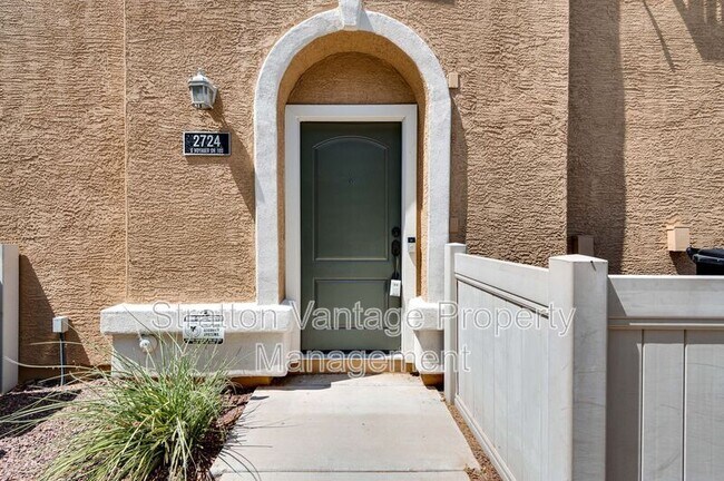 2724 S Voyager Dr Gilbert, AZ 85295 photo 4