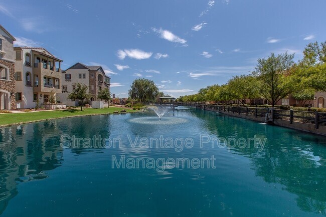 2724 S Voyager Dr Gilbert, AZ 85295 photo 2
